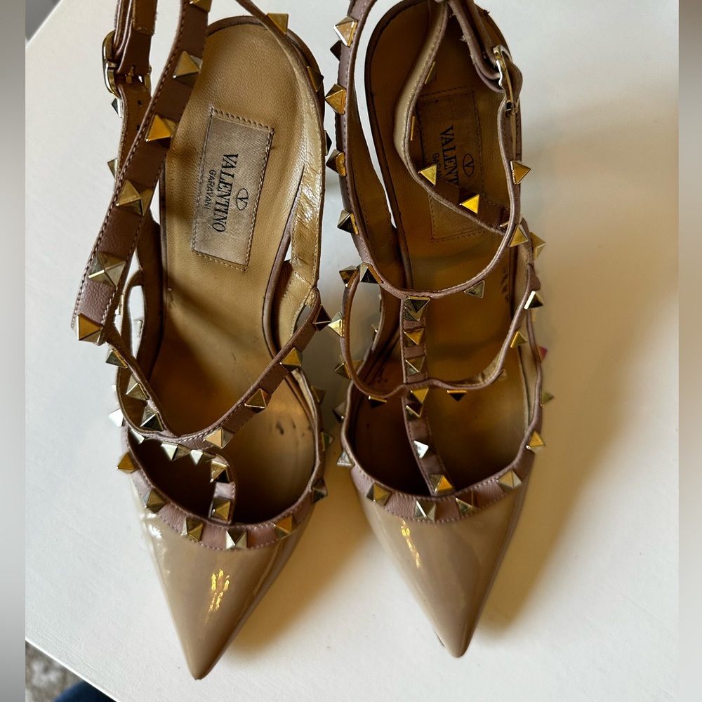 Valentino Garavani Patent Rockstud Caged Pumps 100 MM - Picture 12 of 13